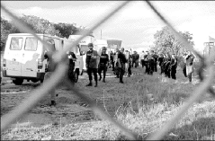 14-15f1.gif (19884 bytes)