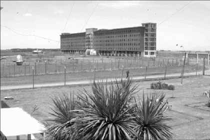 Penal2.gif (47687 bytes)