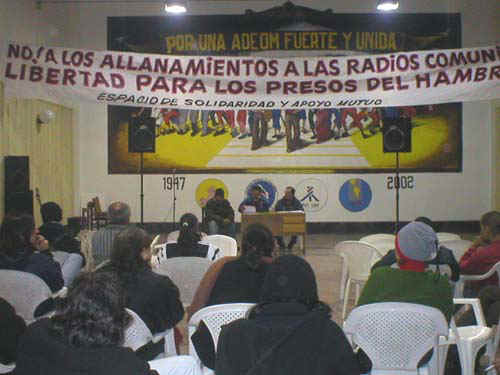 charla2.jpg (50904 bytes)