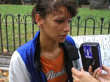 fampres-estela.jpg (33575 bytes)