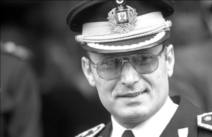 navas.gif (41562 bytes)